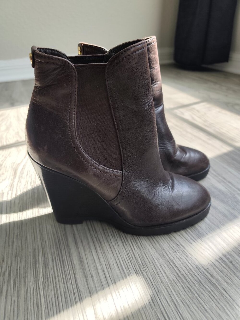 Michael Kors Women’s Leather Ankle Boots – Size 7.5 (Brown Wedge Heel Booties)